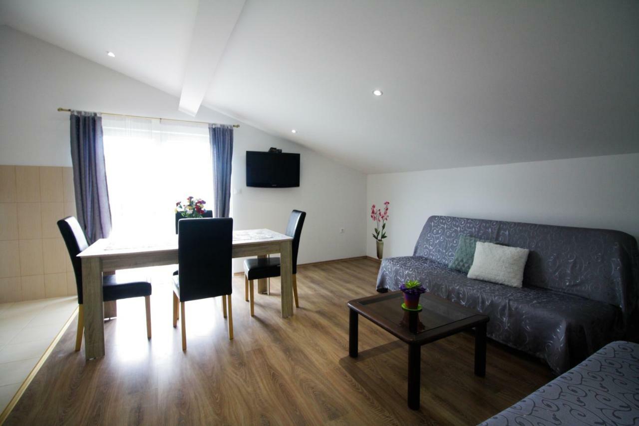 Sebi Apartment 300 M From Beach Rovinj Luaran gambar